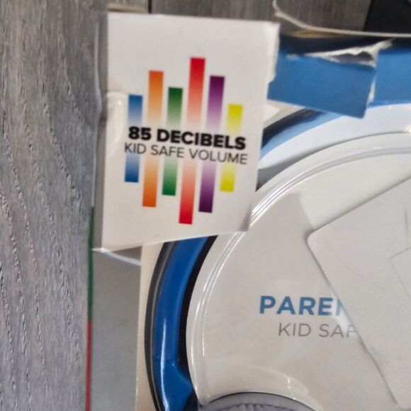 Altec Lansing Kid's Blue 3-in-1 Bluetooth Or Corded Over the Ear Headphones - Picture 5 of 10